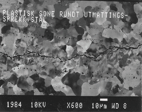 Sprekkforplantning i stål